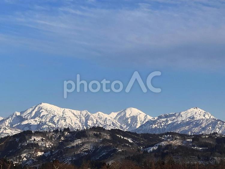 雪を纏った越後三山 越後三山,越後駒ヶ岳,中ノ岳の写真素材