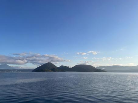 朝の洞爺湖 中島 朝の洞爺湖 中島 洞爺湖,自然,田舎の写真素材