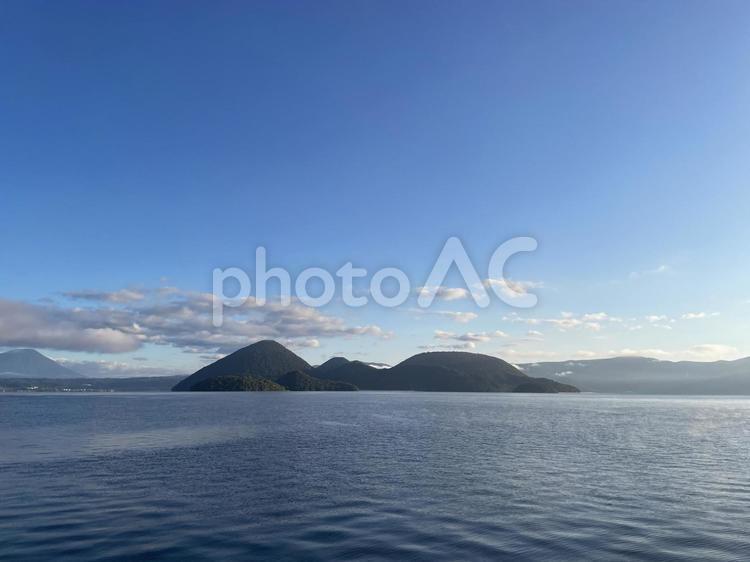 朝の洞爺湖　中島 洞爺湖,自然,田舎の写真素材