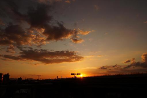 夕方の街並みの風景 夕方の街並みの風景の写真