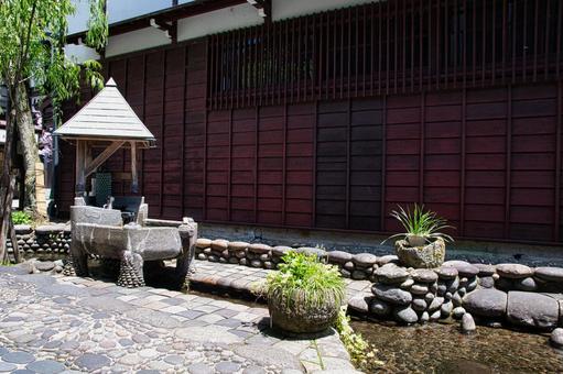 郡上八幡城の城下町 郡上八幡城の城下町 やまなか水のこみち,水の流れる小路,郡上八幡城の写真素材