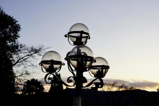 スタイリッシュな街灯 街灯,照明,施設の写真素材