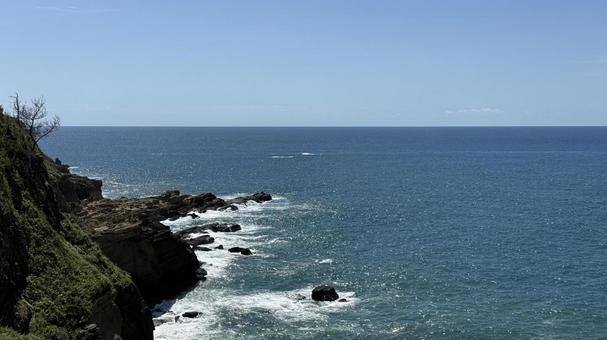 ヤセの段壁 ヤセの段壁 海面,キラキラ,波の写真素材