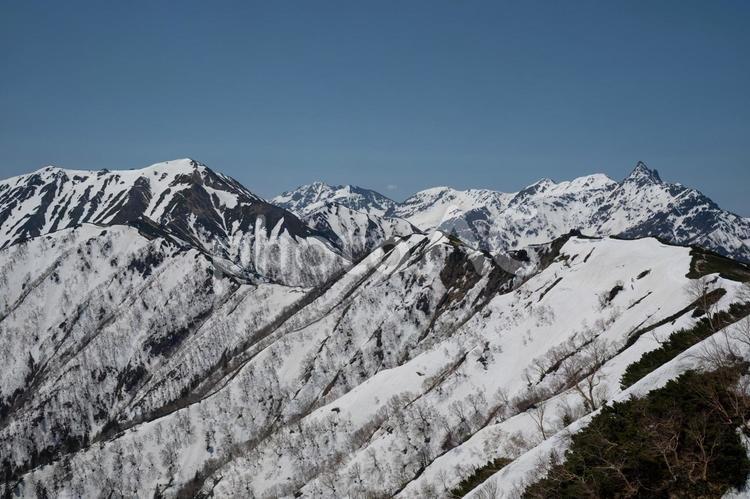 合戦尾根上部から見る北アルプスの名峰 合戦尾根,槍ヶ岳,穂高岳の写真素材