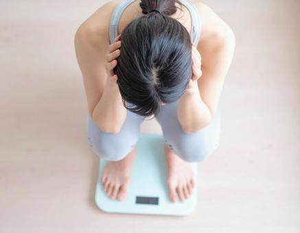 絶望する女性 絶望する女性の写真