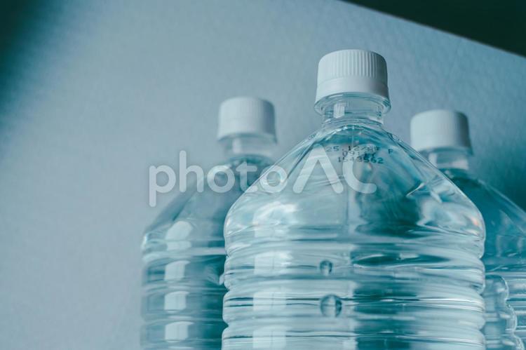 災害に備えた常備水５ 災害,地震,ミネラルウォーターの写真素材