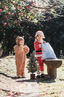 laughing little santa and reindeer, christmas, christmas tree, santa, JPG