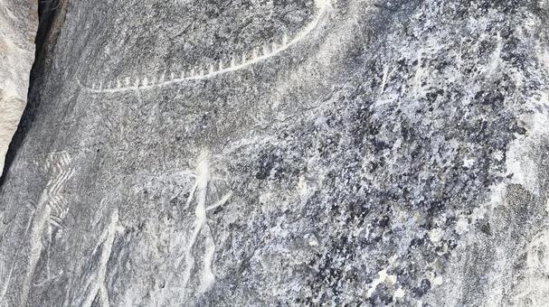 ゴブスタンの岩刻壁画(アゼルバイジャン) ゴブスタンの岩刻壁画(アゼルバイジャン)の写真