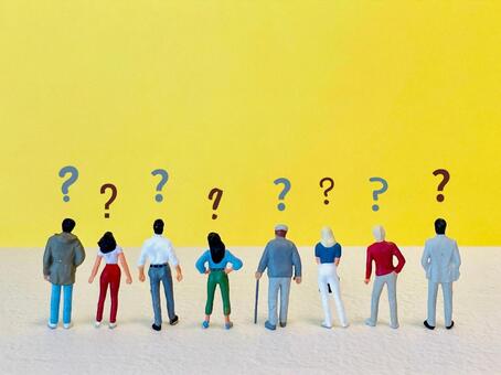 様々な悩みを抱えている人々 はてな,クエスチョン,男女の写真素材