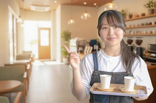 お洒落カフェと笑顔の店員 女性,店員,カフェの写真素材