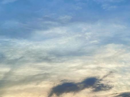 雲のある夕空 雲のある夕空の写真