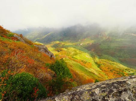 紅葉(毛無峠・破風岳) 紅葉(毛無峠・破風岳) 紅葉,秋,もみじの写真素材