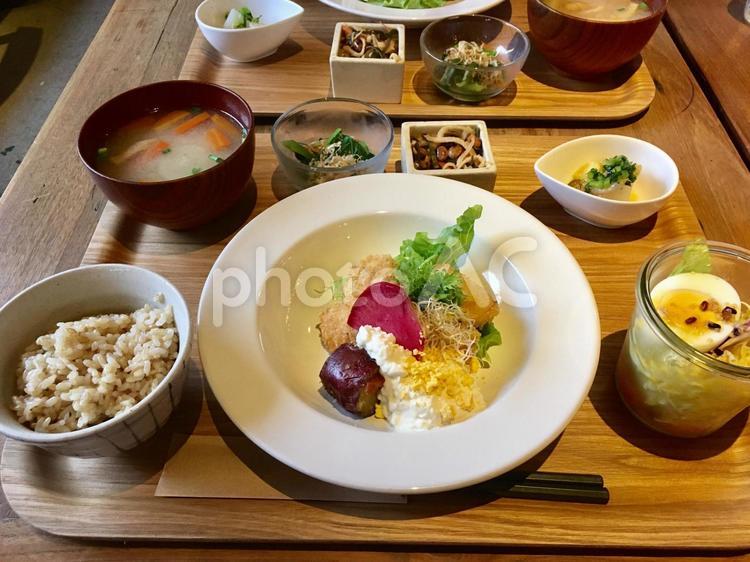 オーガニックカフェ  ランチ  二 おいしい,カフェ,スープの写真素材