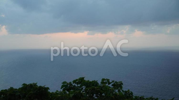 夕暮れ 自然,風景,夕方の写真素材