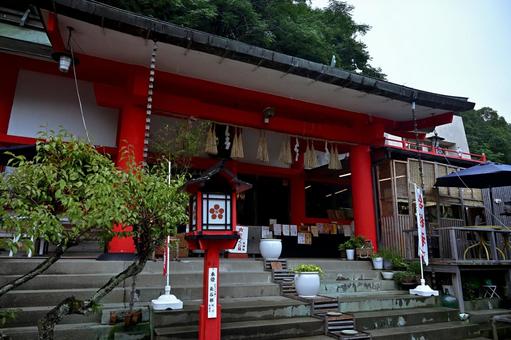 徳島の紅に彩られた歴史ある神社 神社,徳島,紅の写真素材