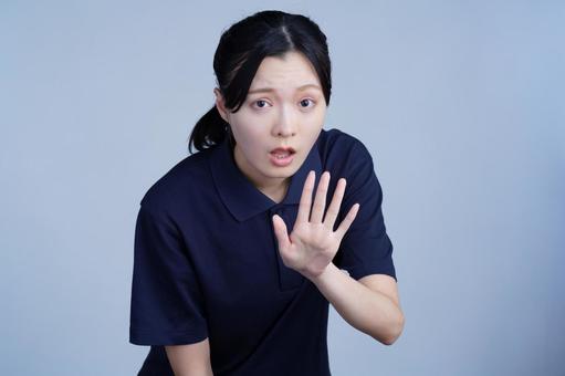 ストップポーズの女性の写真