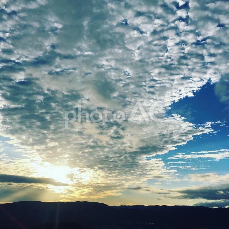 夕暮れ 夕焼け,太陽,自然の写真素材