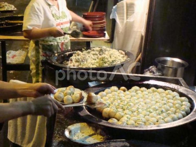 本場上海の生煎包（焼き小籠包） 生煎包,焼き小籠包,肉汁たっぷりの写真素材