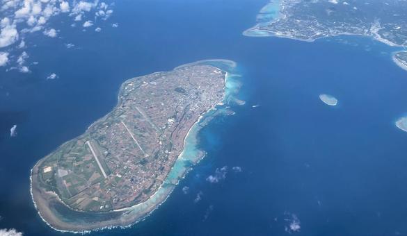 飛行機から見た伊江島 飛行機から見た伊江島 ビーチ,海,沖縄の写真素材