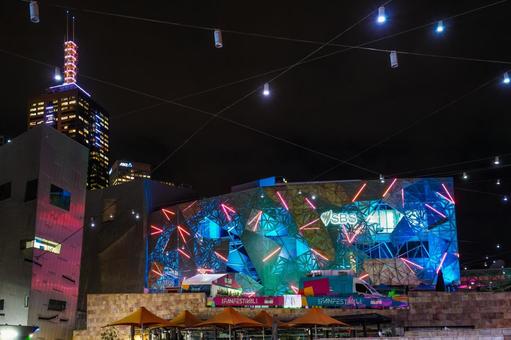 SBSビルと周辺の光景 sbsビル,夜景,建築の写真素材