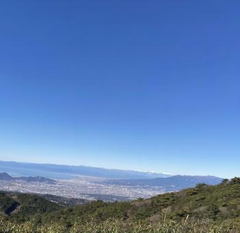 青空と山からの景色 青空と山からの景色 空,青,海の写真素材