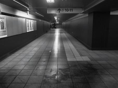 ゲームのような地下鉄の駅2 ゲームのような地下鉄の駅2の写真
