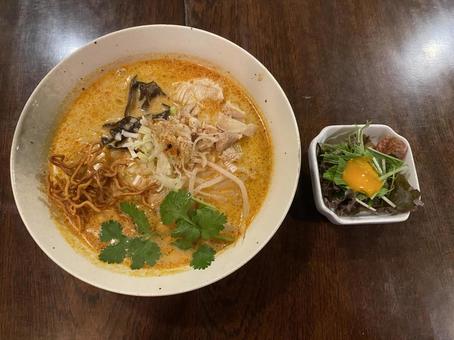 味噌ラーメンとサラダ 味噌ラーメン,ラーメン,めんの写真素材