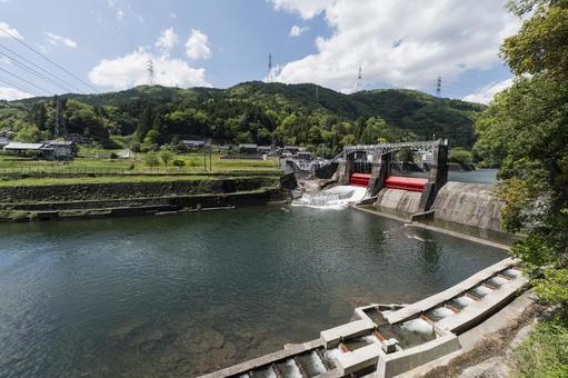 愛知県豊田市にある百月ダムと魚道 愛知県豊田市にある百月ダムと魚道 愛知,豊田,魚道の写真素材