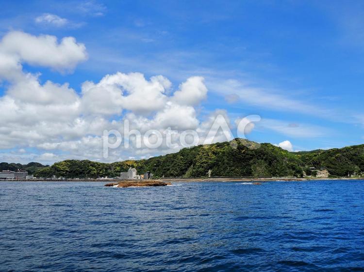 夏の鯛ノ浦・沖から見た天津小湊（鴨川市） 夏,鯛の浦,沖の写真素材
