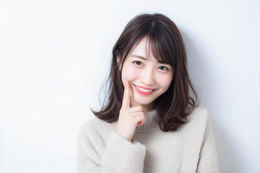 笑顔の女性 笑顔の女性の写真