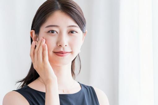 若い女性のスキンケアイメージ 若い女性のスキンケアイメージ 女性,メイク,ライフスタイルの写真素材