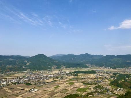 山頂から見た春の田園風景 山頂から見た春の田園風景 田園,田園風景,田んぼの写真素材