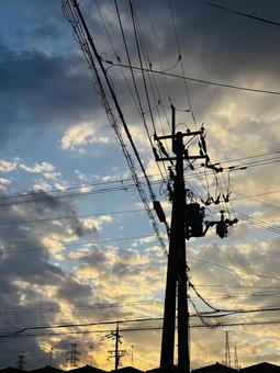 夕焼け 夕焼け,電柱,電線の写真素材