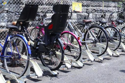 屋外の自転車置き場・駐輪場 自転車置き場,駐輪場,屋外の写真素材