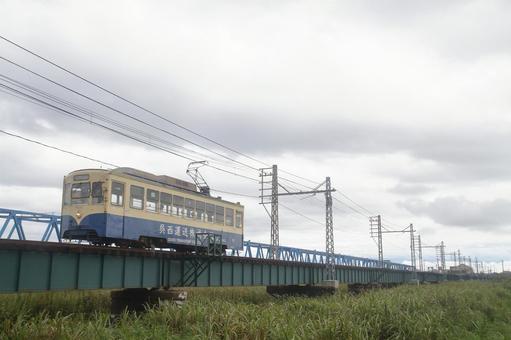 万葉線、7000形、7071号 万葉線,高岡軌道線,7000形の写真素材