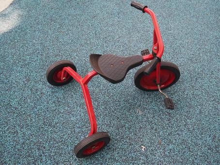 モントリオールの公園にある三輪車 モントリオールの公園にある三輪車の写真