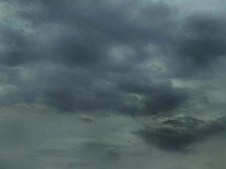 Cloudy sky that looks like it's about to rain, JPG Cloudy sky that looks like it's about to rain, JPG