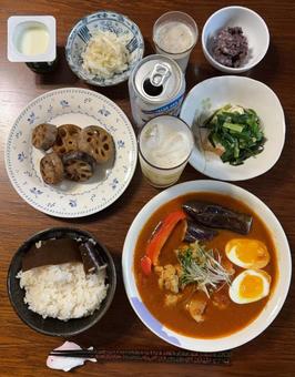 こまち昆布ご飯とスープカレーなどの夕食 こまち昆布ご飯とスープカレーなどの夕食の写真