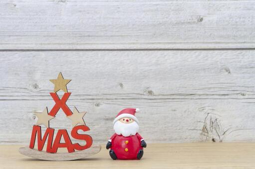 サンタの置物と木製XMASオブジェ クリスマス,サンタクロース,置物の写真素材