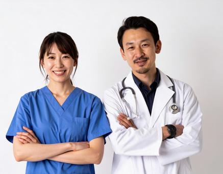 医師・看護師の医療チームのイメージ 医師・看護師の医療チームのイメージの写真