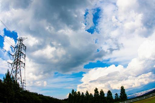 夏の青空と鉄塔 夏の青空と鉄塔 青空,夏の空,快晴の写真素材