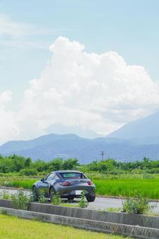 青空とスポーツカー 青空とスポーツカー スポーツカー,自動車,車の写真素材