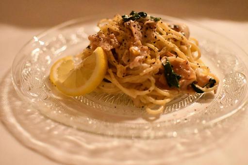 夏のさっぱりクリームパスタ 夏のさっぱりクリームパスタ クリームパスタ,パスタ,スパゲッティの写真素材