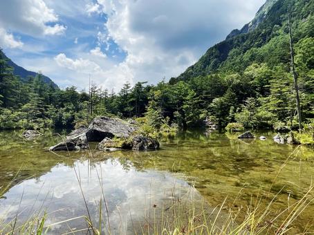 上高地 8 明神池,上高地,山の写真素材