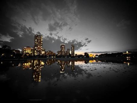 夕景_モノクローム モノクロ,夕景,夕焼けの写真素材