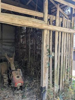 荒れた小屋 荒れた,小屋,凹凸の写真素材