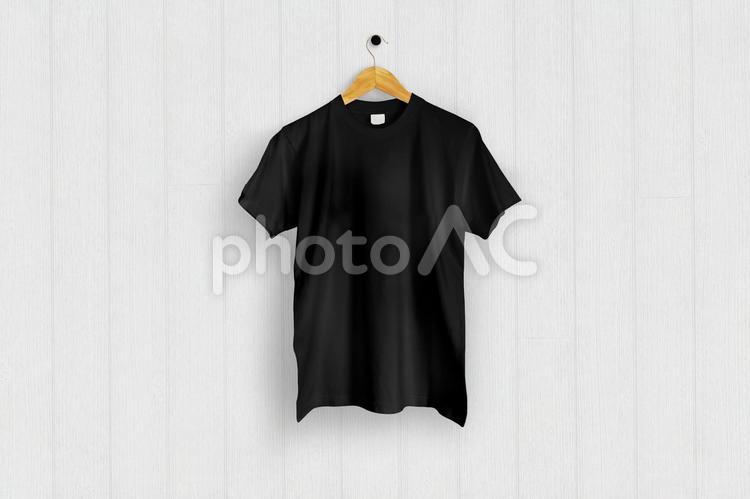 黒色のTシャツ 白バック　5477 tシャツ,シャツ,半袖の写真素材