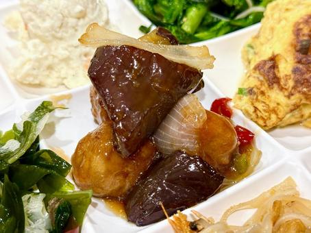 バイキング　酢豚　なす入り 酢豚,肉団子,玉ねぎの写真素材