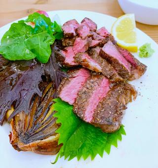 ステーキ ステーキ 牛肉,ミディアムレア,ビーフステーキの写真素材