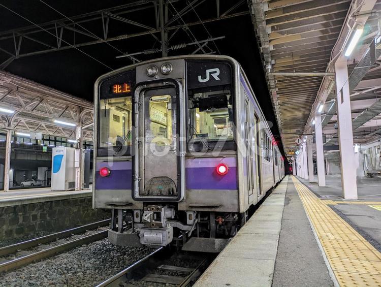 JR東北本線、701系 鉄道,交通,電車の写真素材